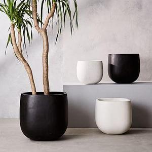 Stratus Planter, Medium, Black, 17.25"