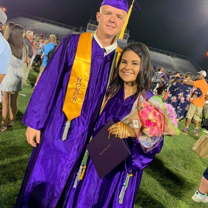 Couples that graduate together, stay together 🫡