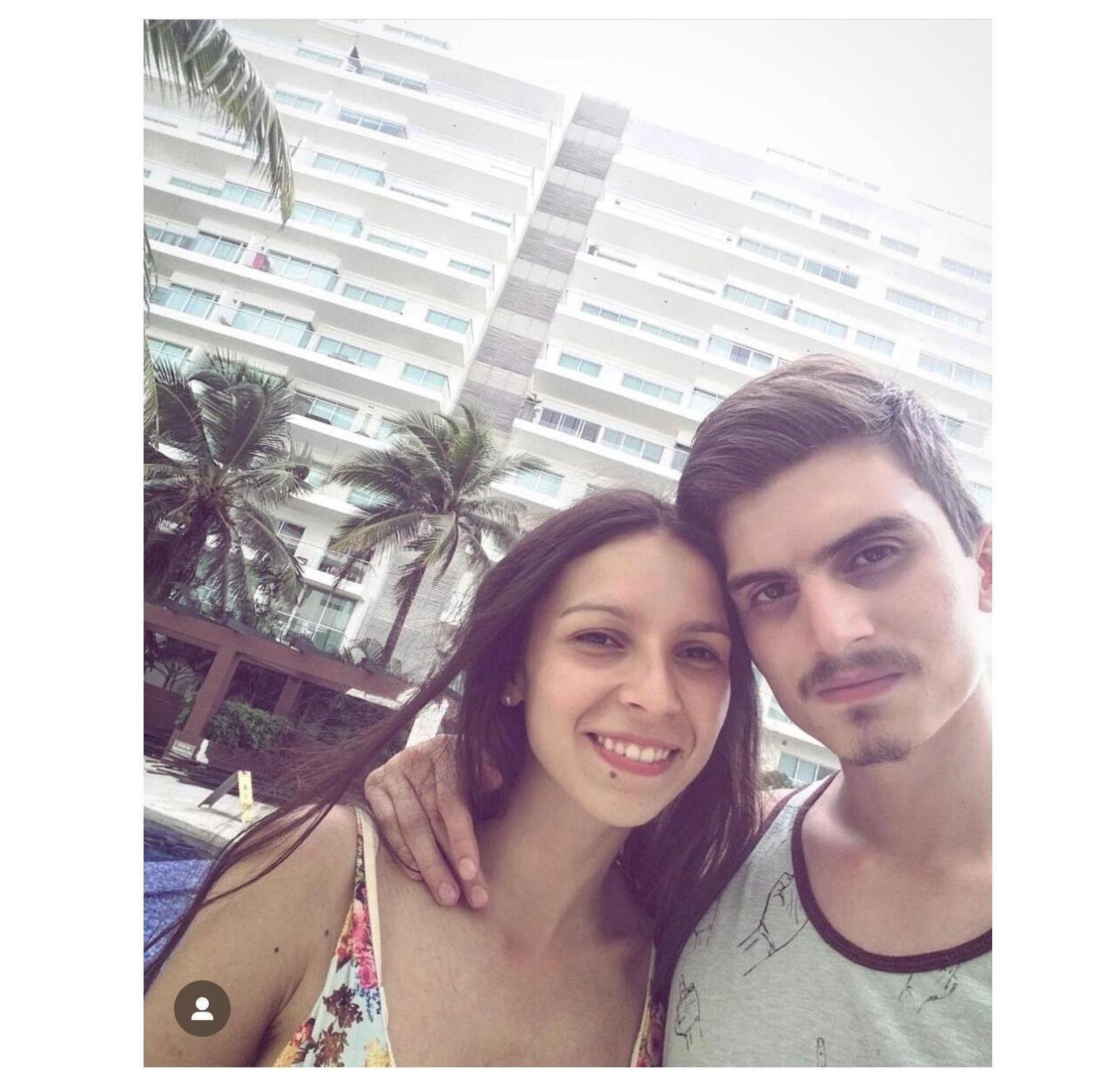 2016 - @Cartagena, mambe descubriendo lo que es tener Bigote (bad boy look)