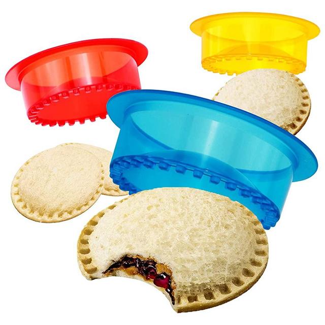 HiYZ Sandwich Cutter and Sealer, Pack of 5 Uncrustables Sandwich Maker for Kids, Bread Sandwich Decruster Pancake Maker DIY Cookie Cutter for Boys and Girls Lunch Lunchbox and Bento Box(Blue)