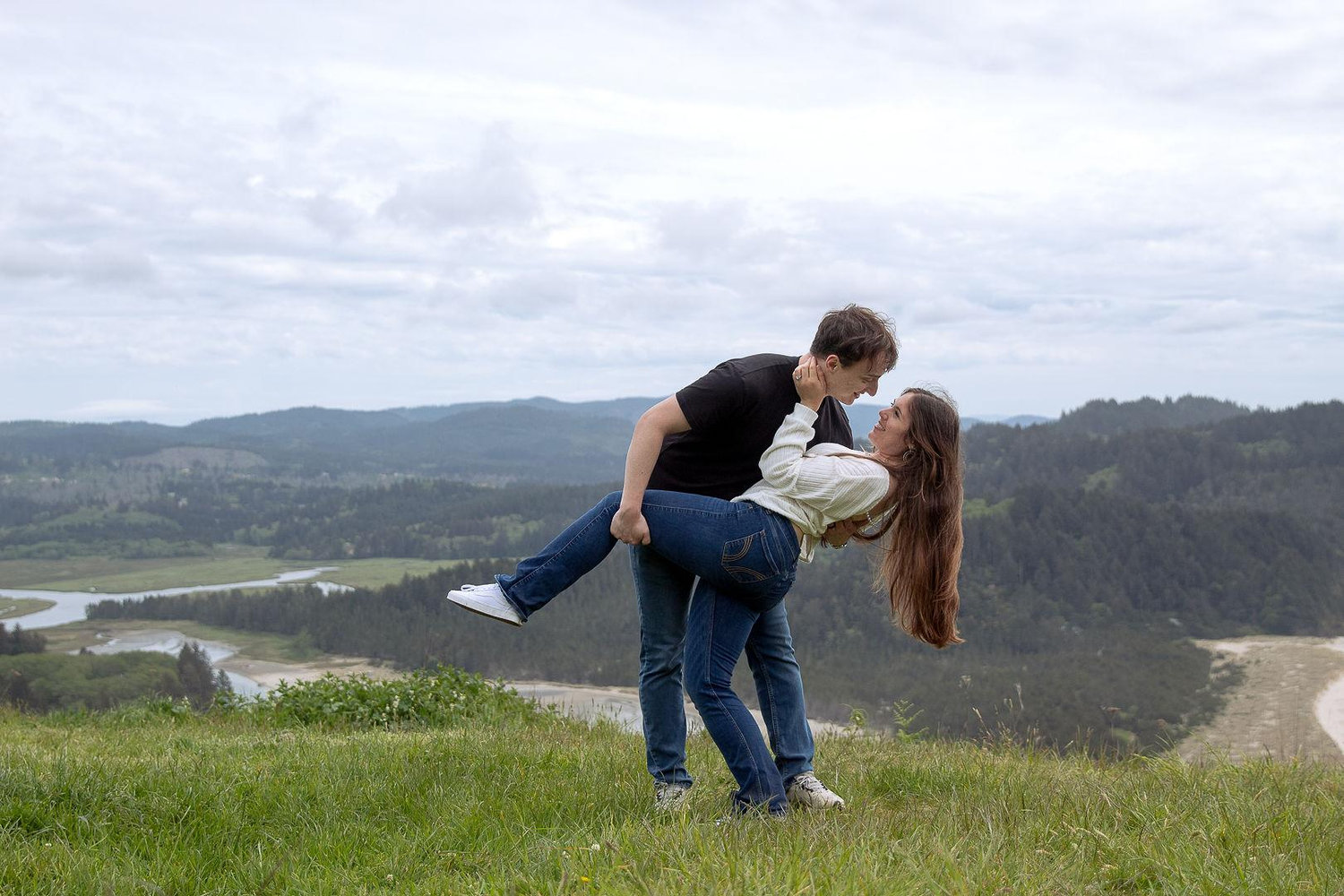 The Wedding Website of Ashlyn Muzechenko and Justin DeMott