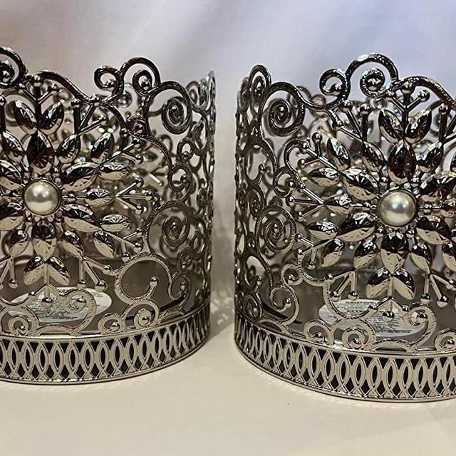 Bath and Body Works Ornate Snowflake 3 Wick Candle Holder Bundle of 2, (Sleeves, Pedestals)