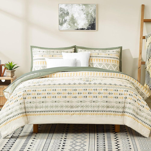Geniospin King Size Comforter Set, Boho Bed in a Bag 7 Pieces Bedding Set,Olive Green Reversible Aztec Design with Soft Microfiber, Lightweight, Warm and Breathable (King, 102x90 Inches)