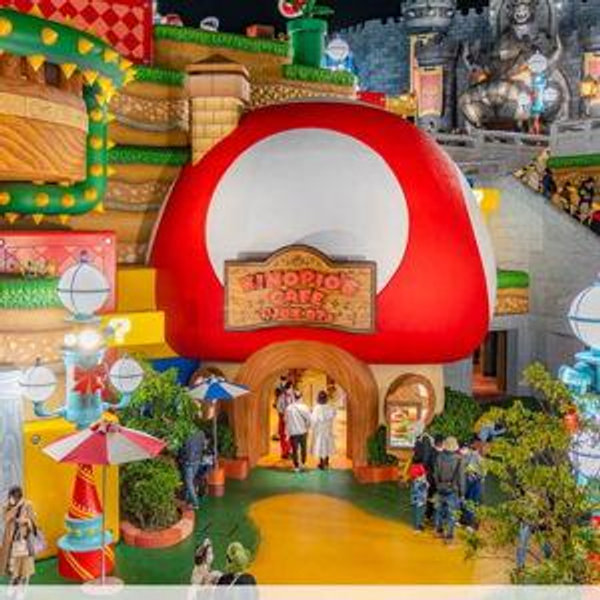 Power-up Lunch in Super Nintendo World 🍄