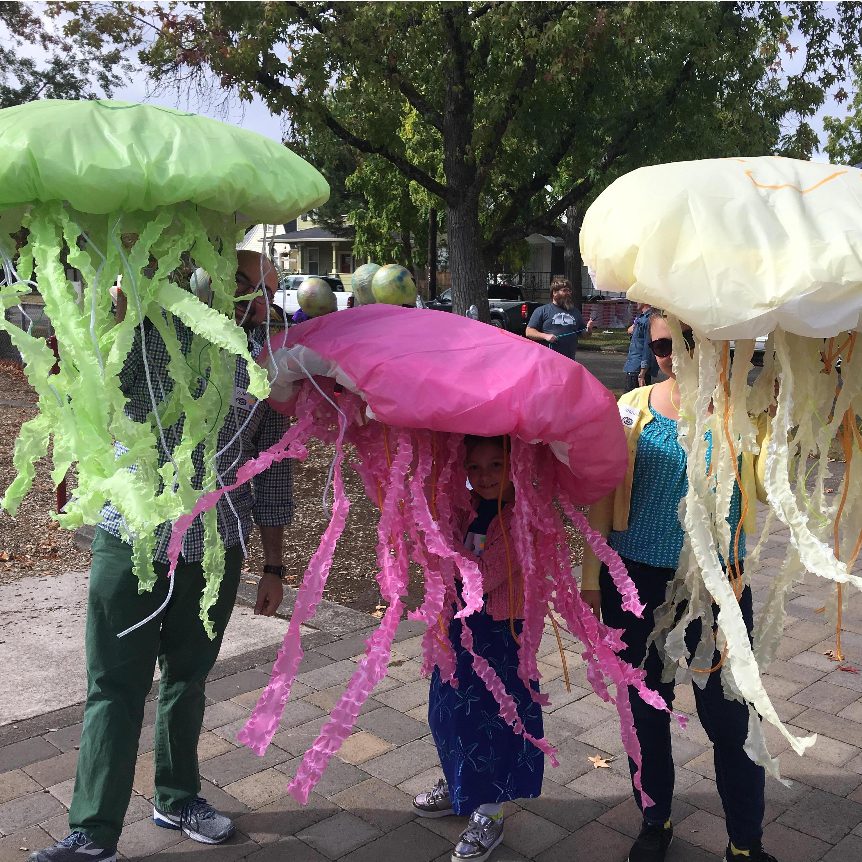 Hey, this is supposed to be a collage of photos of *humans,* who let these clearly articulate and complex jellyfish in here?