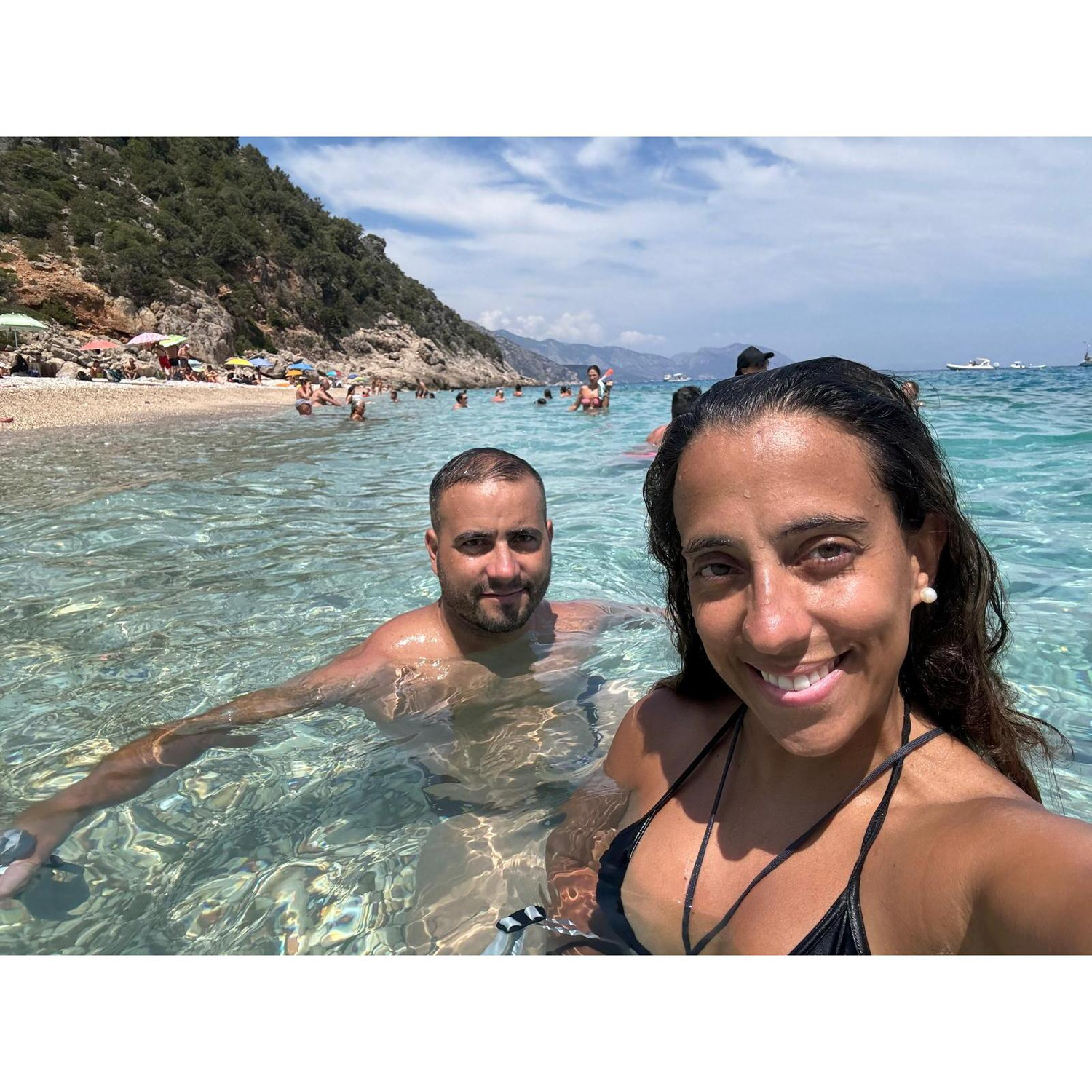 Uma das praias, em Sardenha, em que nunca saímos da água, durante as cerca de duas horas em que lá estivemos, foi a Cala Sisine