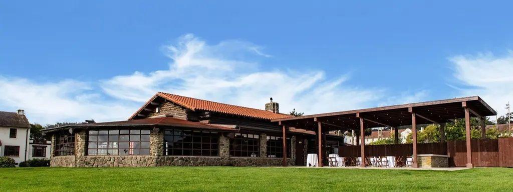 The Wedding Website of Krista Benavidez and Chris Fernandez