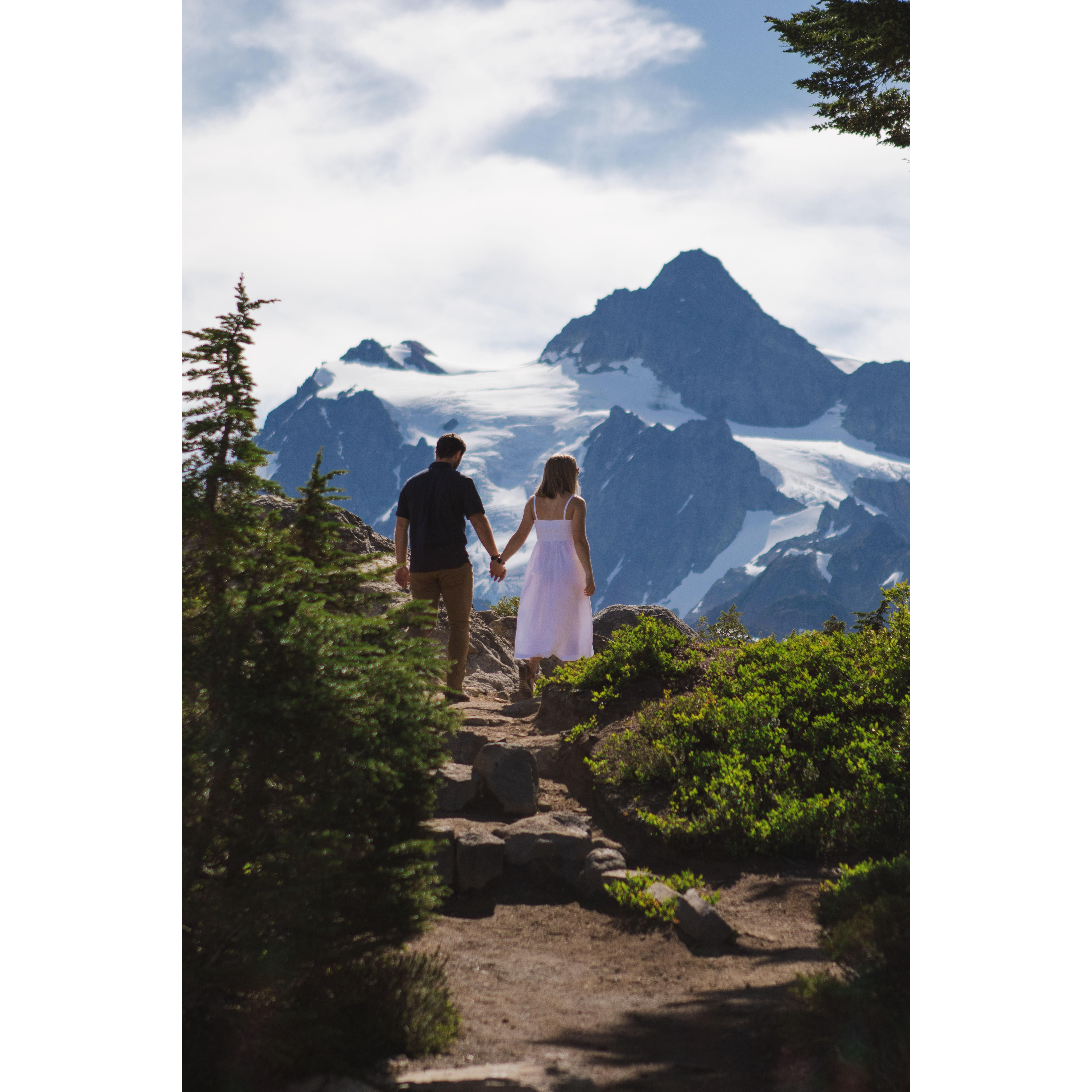 Engagement photoshoot with the Heilborns at Artists Point