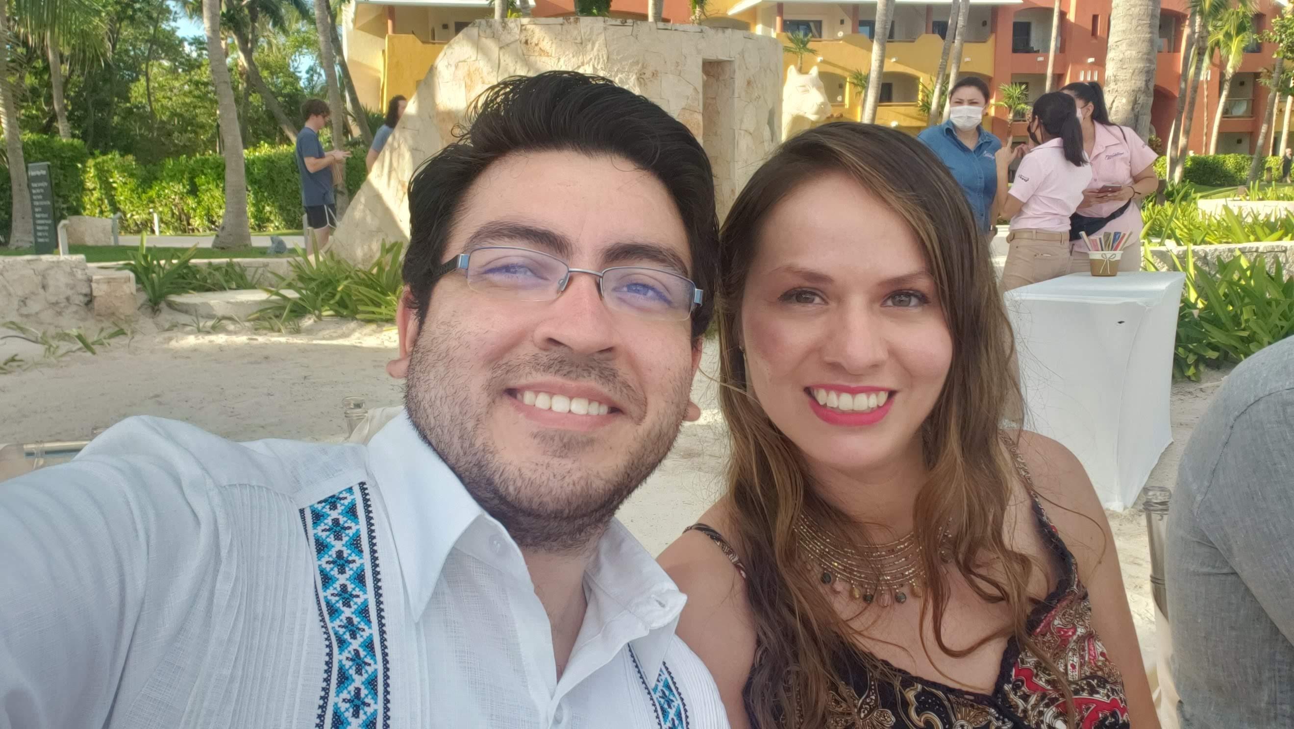 The Wedding Website of Jonathan De Leon and Mireya Miranda