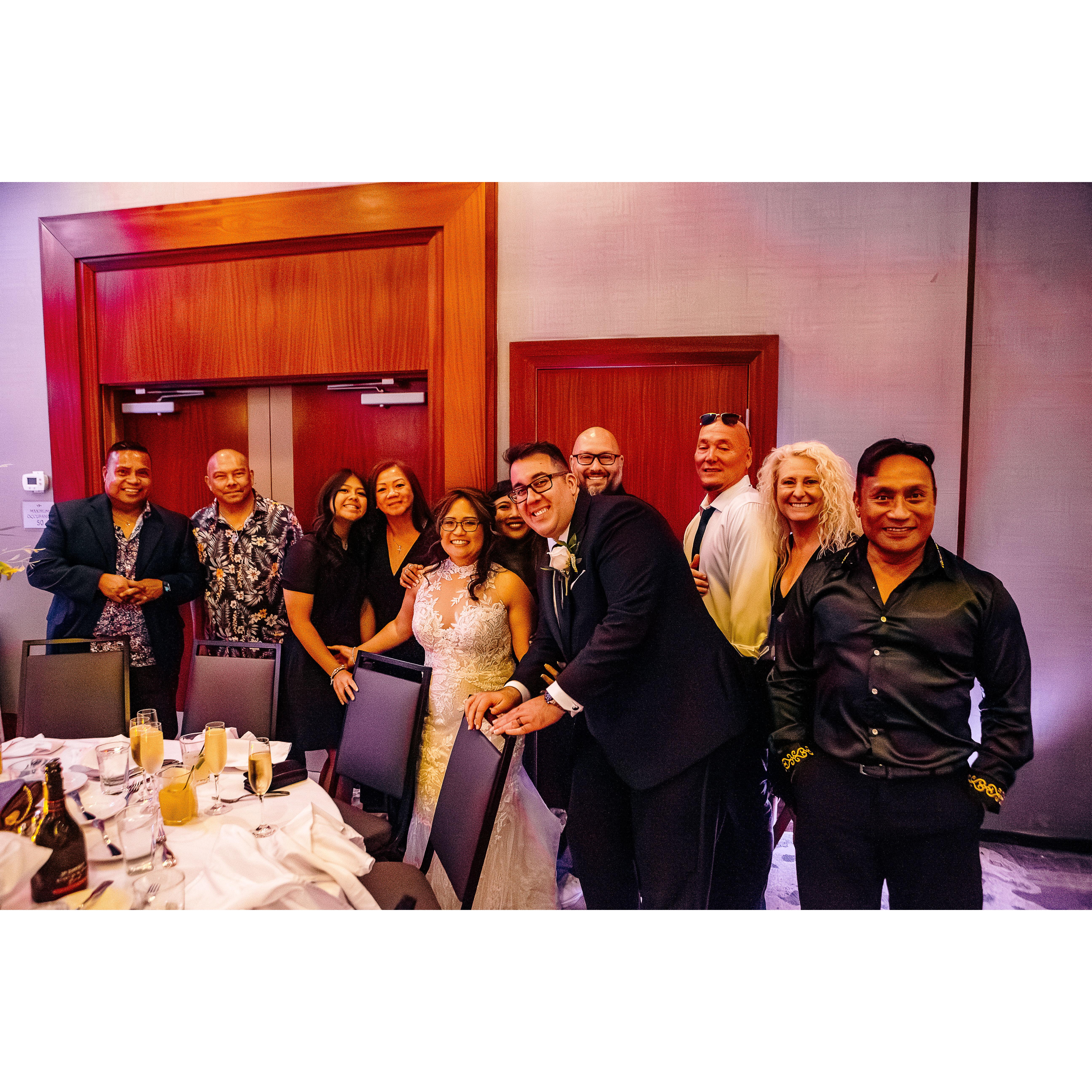 Round a table quick shot with our guests!