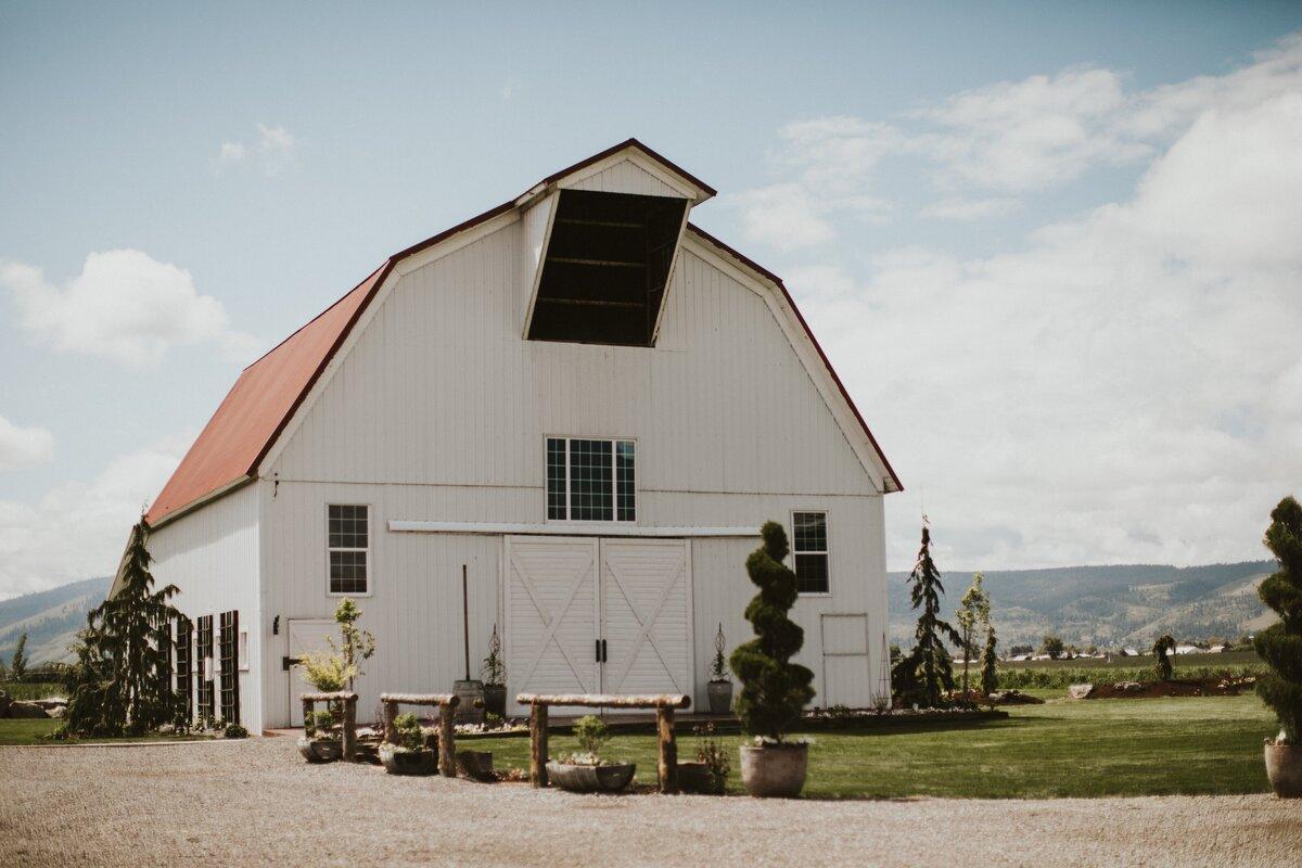 The Wedding Website of Olivia Elrod and Skylar Jeffers