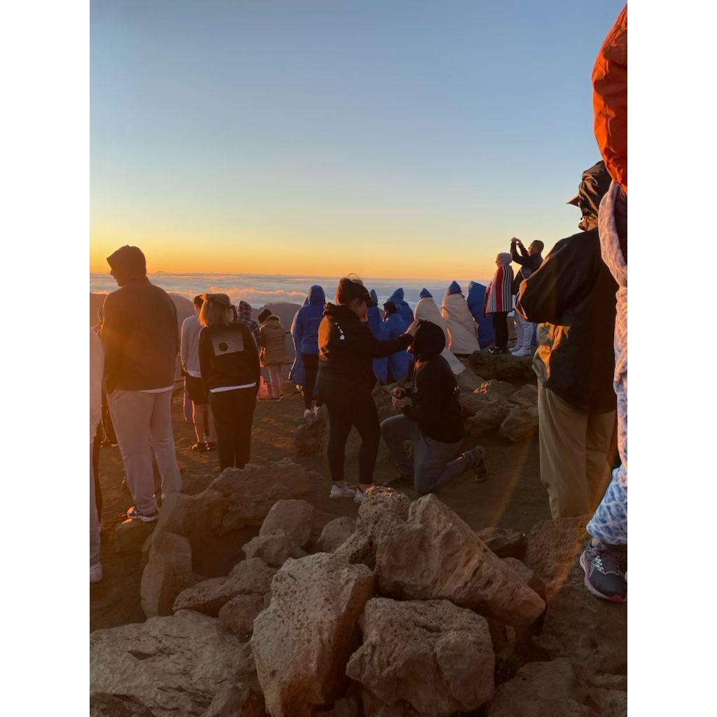 When he popped the question in front of more than 100 people, 10,000 feet up! 