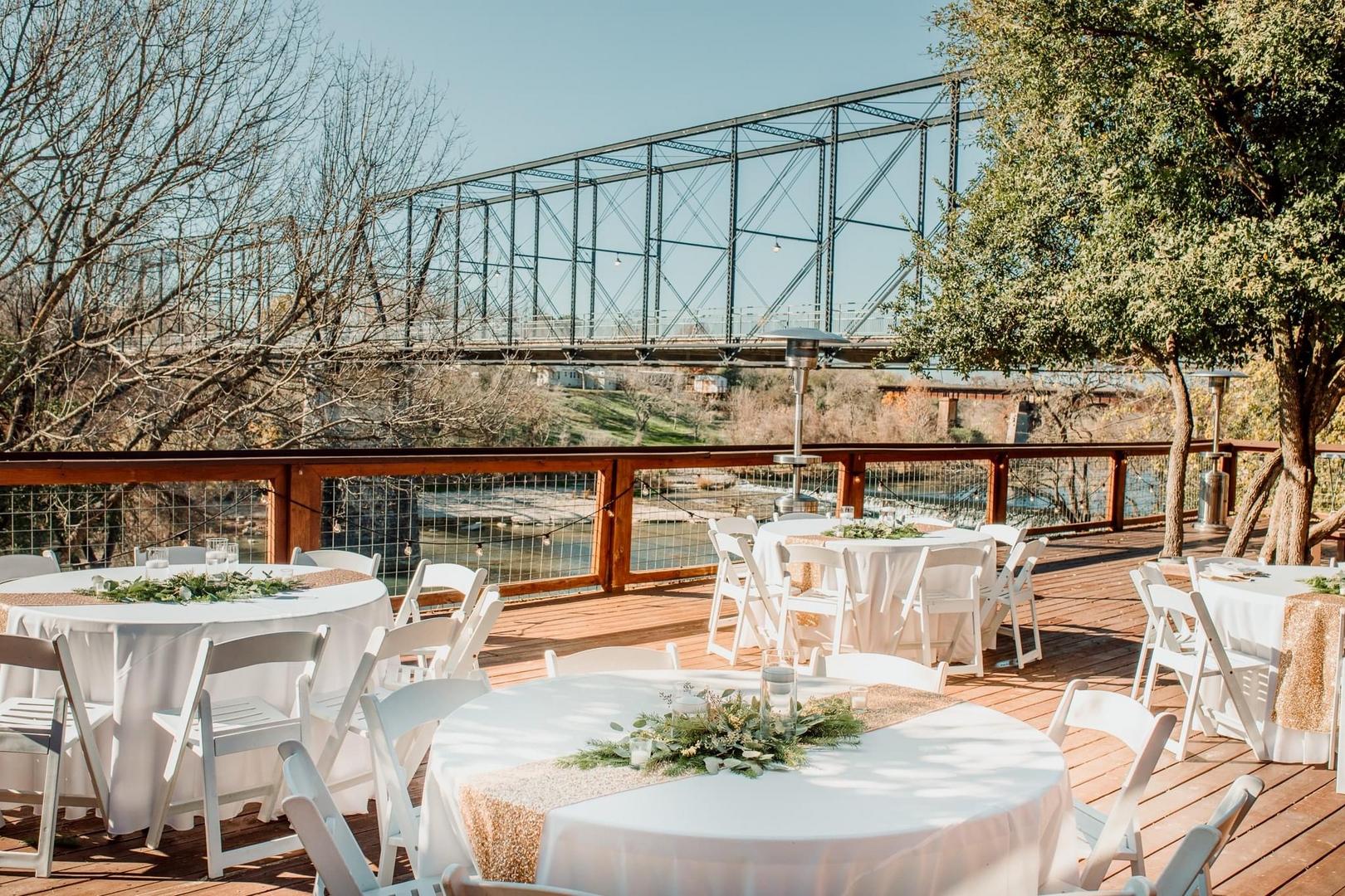 The Wedding Website of Leslie Valentine and Payton Smith