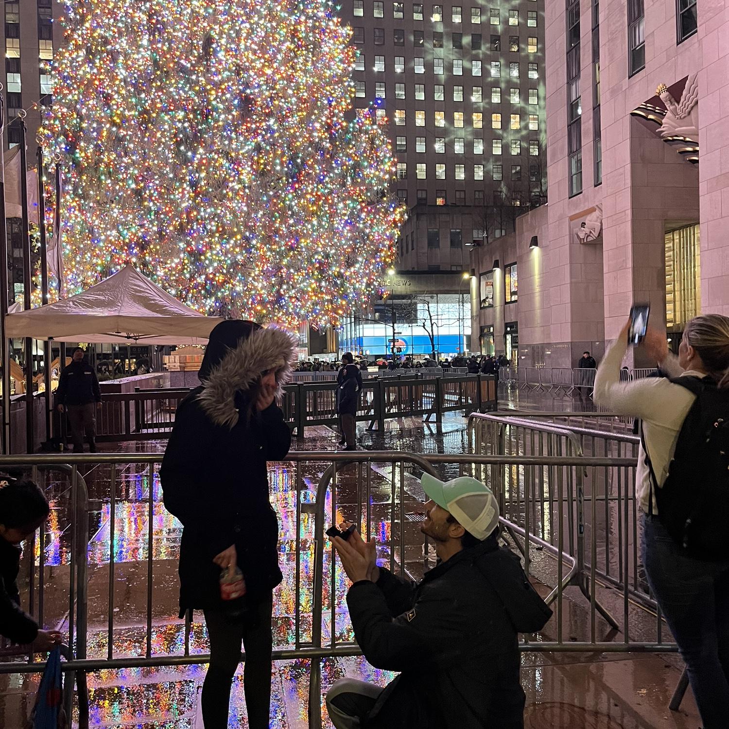 Alexis always dreamed of experiencing a New York City Christmas. Steven decided to plan a trip there for Alexis’ birthday and within 2 hours of landing he proposed in front of the Rockefeller tree!