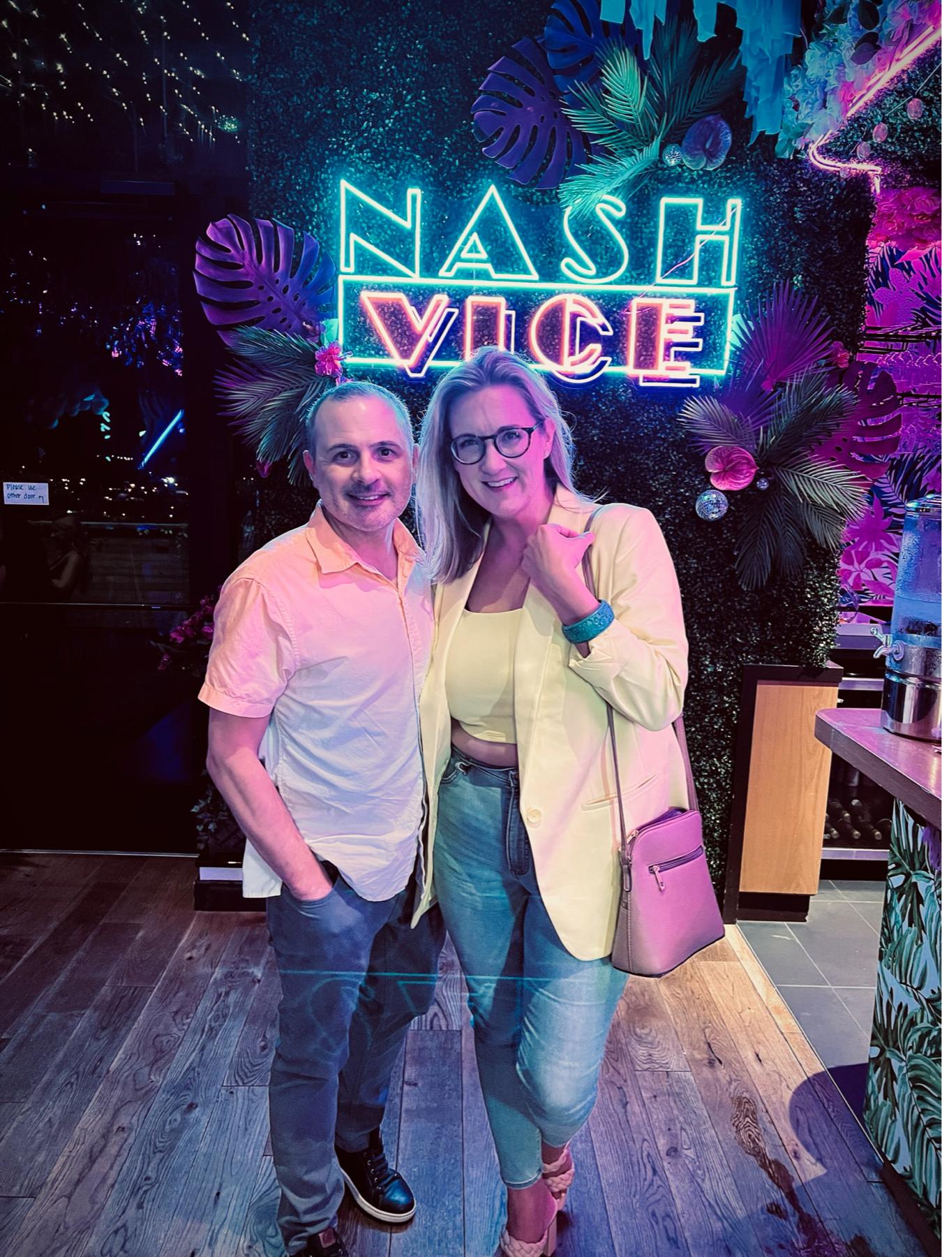 We love Miami, so when a Southbeach themed pop-up bar opened in Nashville we had to go - July 2022