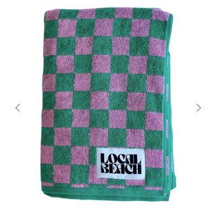 Kelly/bubble gum towel