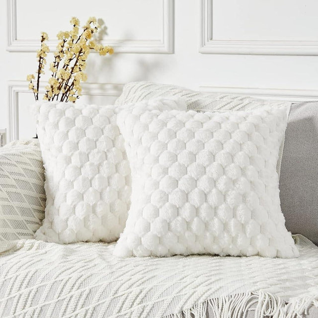 Yaertun Pack of 2 Super Soft Cozy Decorative Throw Pillow Covers Fuzzy Plush Faux Fur Luxury Cushion Cover Pillowcase for Sofa Couch Bed Livingroom 16x16 Inch White