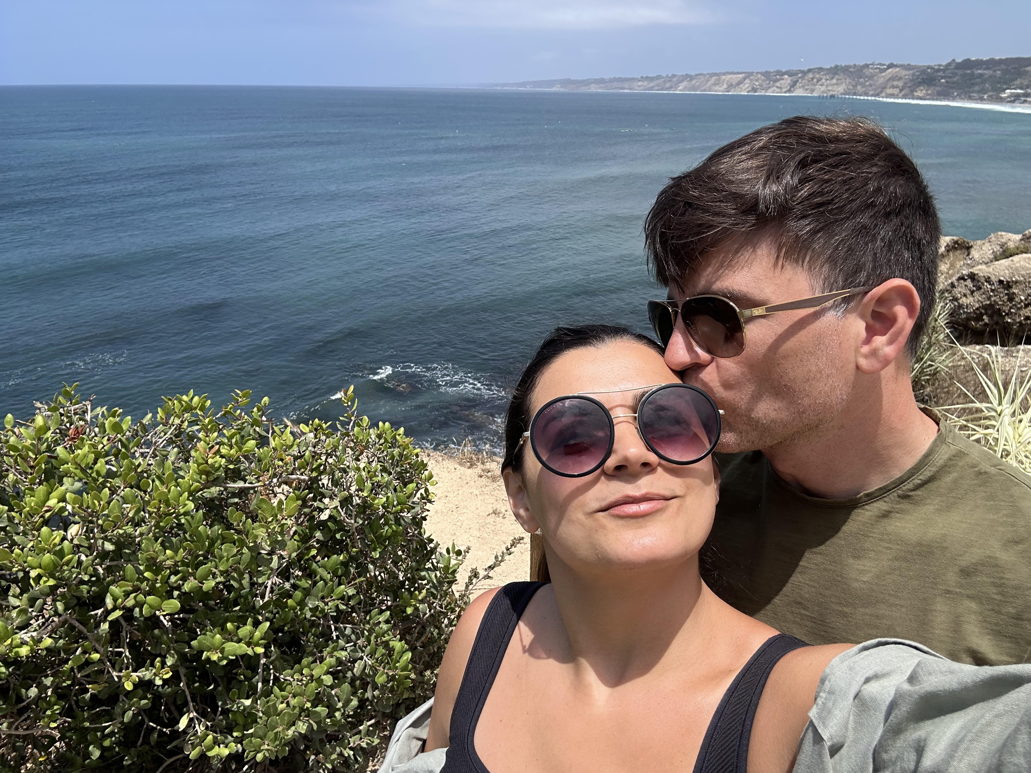 The Wedding Website of Parisa Farmoudeh and Andrew Saunders