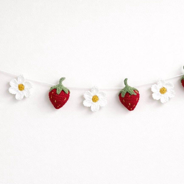 Strawberry Garland Crochet | Summer Fruit Decor | Cottagecore Nursery Banner | Farmhouse Kitchen Garland | Strawberry Party Decor