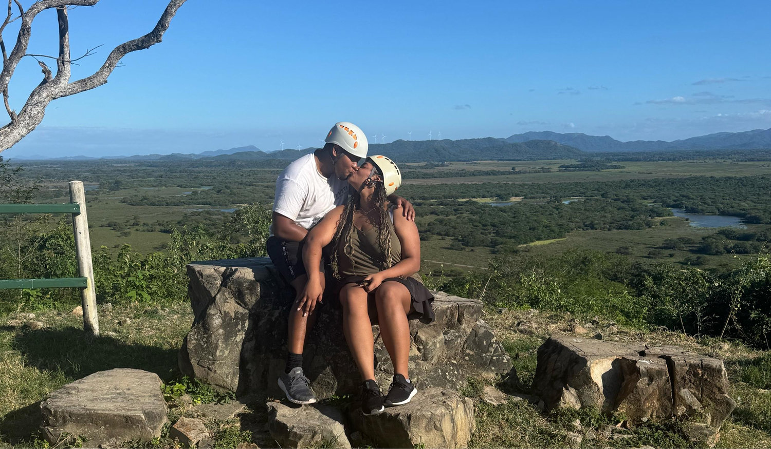 The Wedding Website of D'Quanz young and Mariah Perrodin