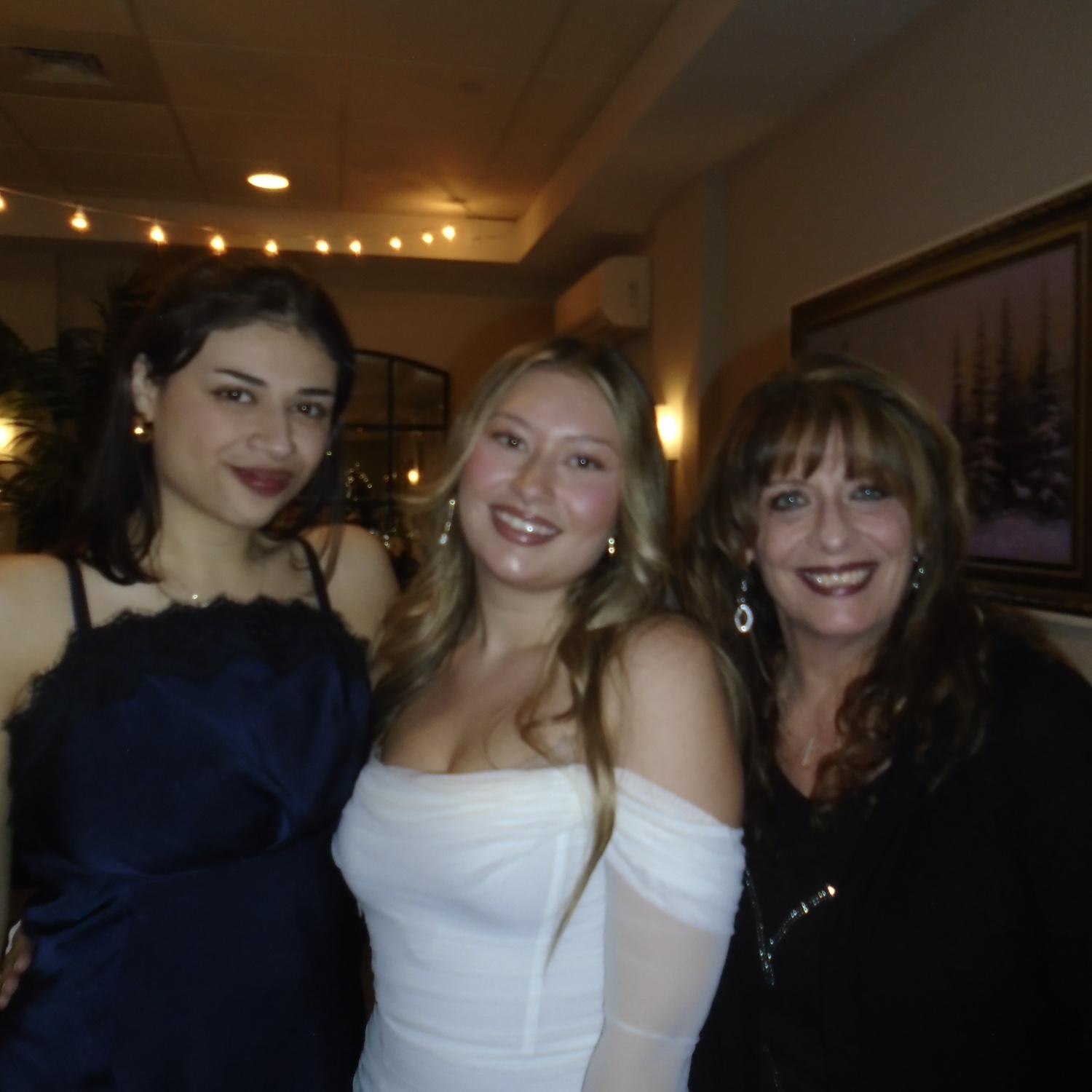 Bridesmaid Lia & her mother Julie