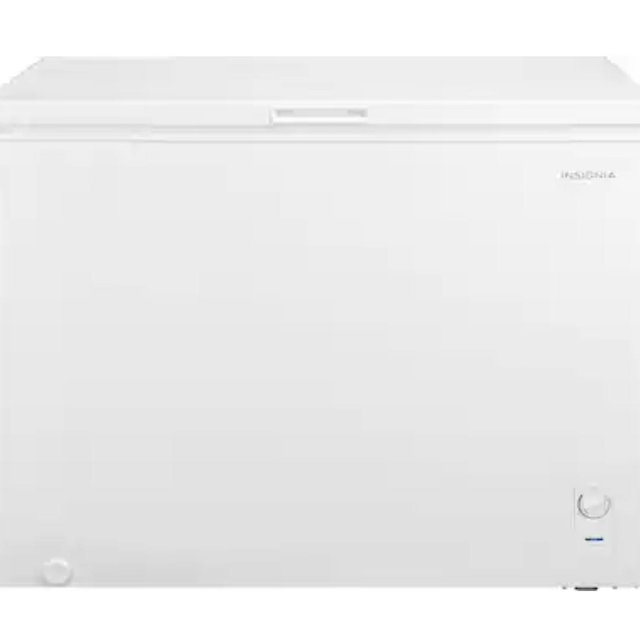 Insignia™ - 10.4 Cu. Ft. Garage-Ready Chest Freezer - White