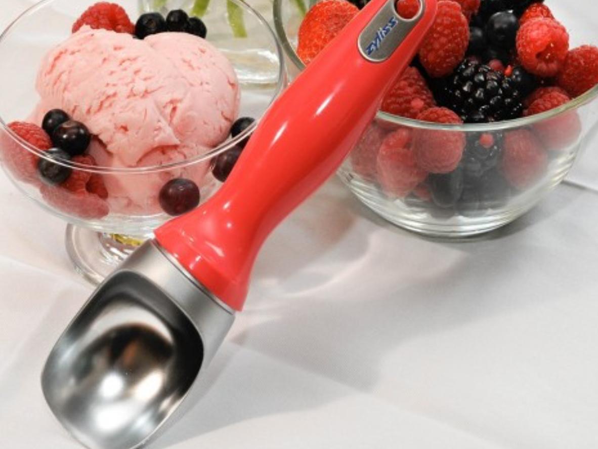 Zyliss Right Scoop® Ice Cream Scoop - Red