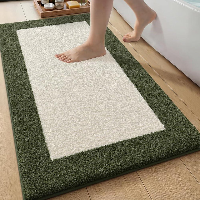 Color&Geometry Ultra Soft Bathroom Rugs Non Slip with Rubber Backing, Absorbent Washable Bath Mat Quick Dry,Microfiber Plush Carpet for Shower Floor,Bathtub,Ivory White and Olive Green,24"x43"