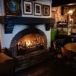 Whites Tavern