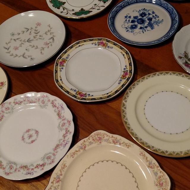 Mismatched Vintage Dinner Plates (10)