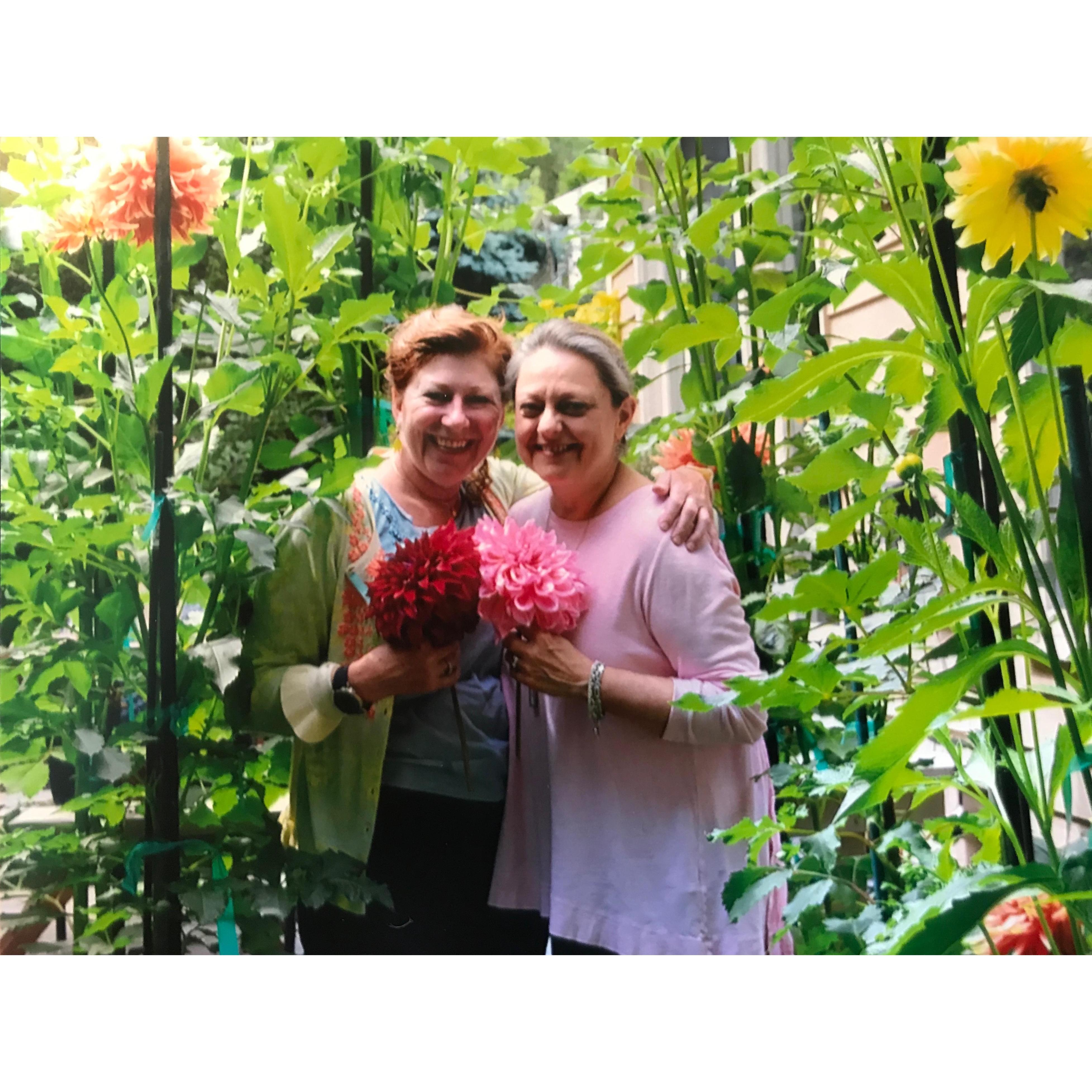 Xenia & Mo in the dahlias