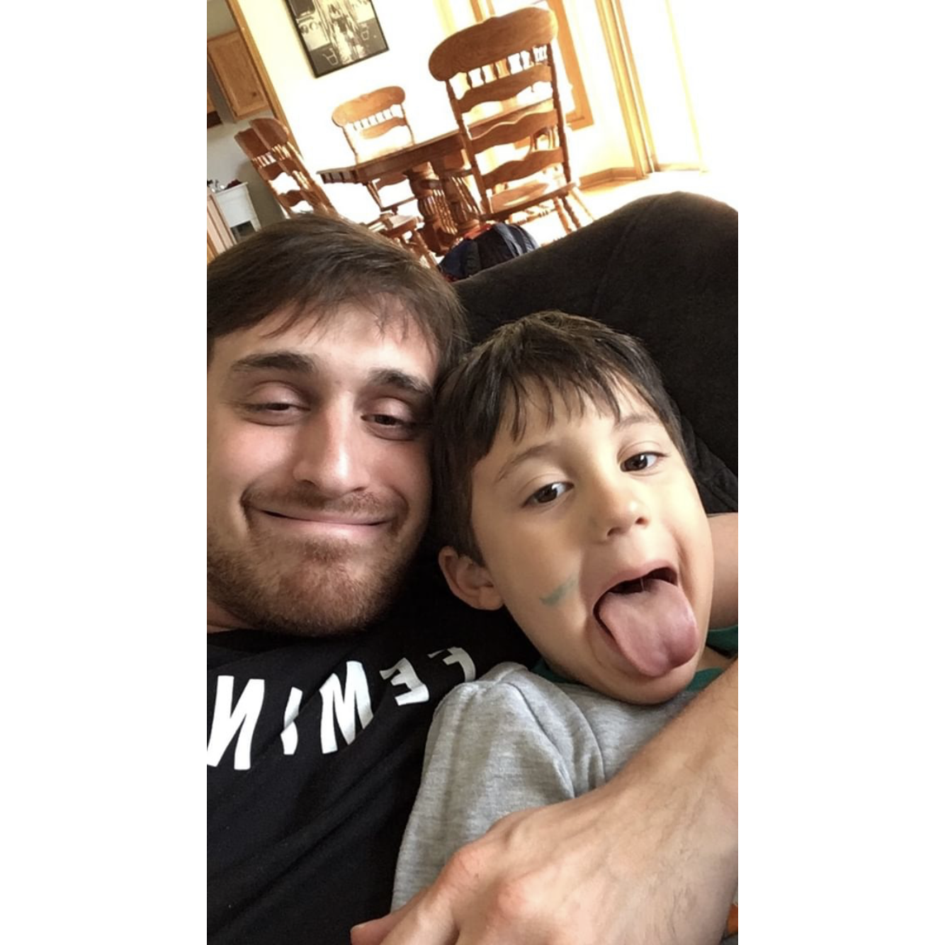 Tío and sobrino.