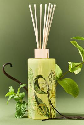 Apothecary 18 Woody Sandalwood & Vanilla Glass Reed Diffuser