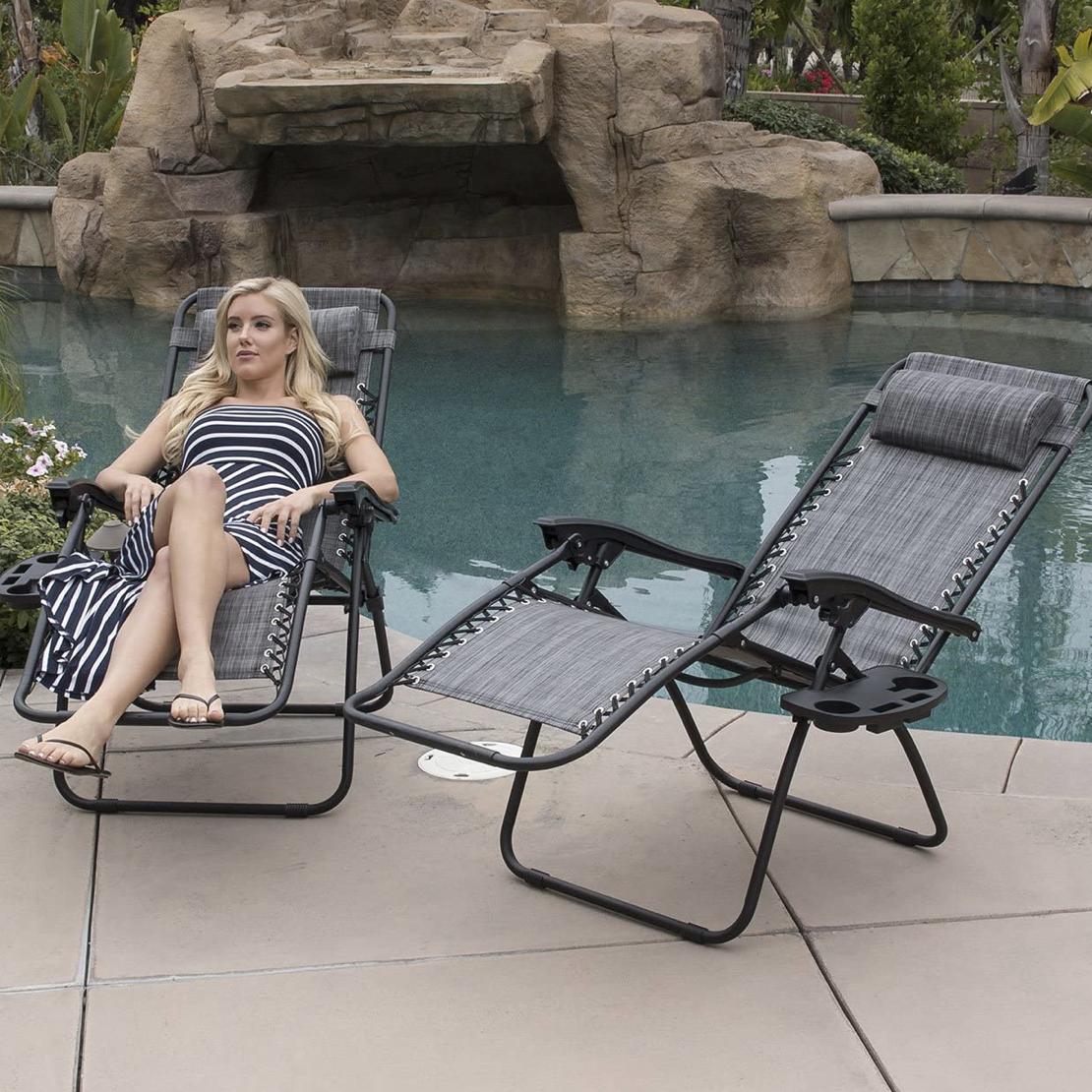 BELLEZE Set of (2) Adjustable Zero Gravity Adjustable Headrest Lounge Chair Recliners for Patio Pool with Cup Holders - Gray