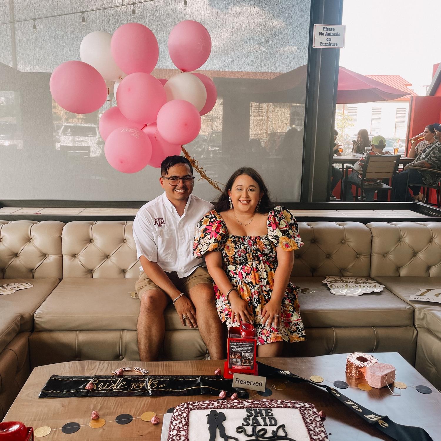 Shout out to our family and friends for all coming down and decorating for us! This was one of my favorite parts of this day. Being surrounded by our loved ones 🩷