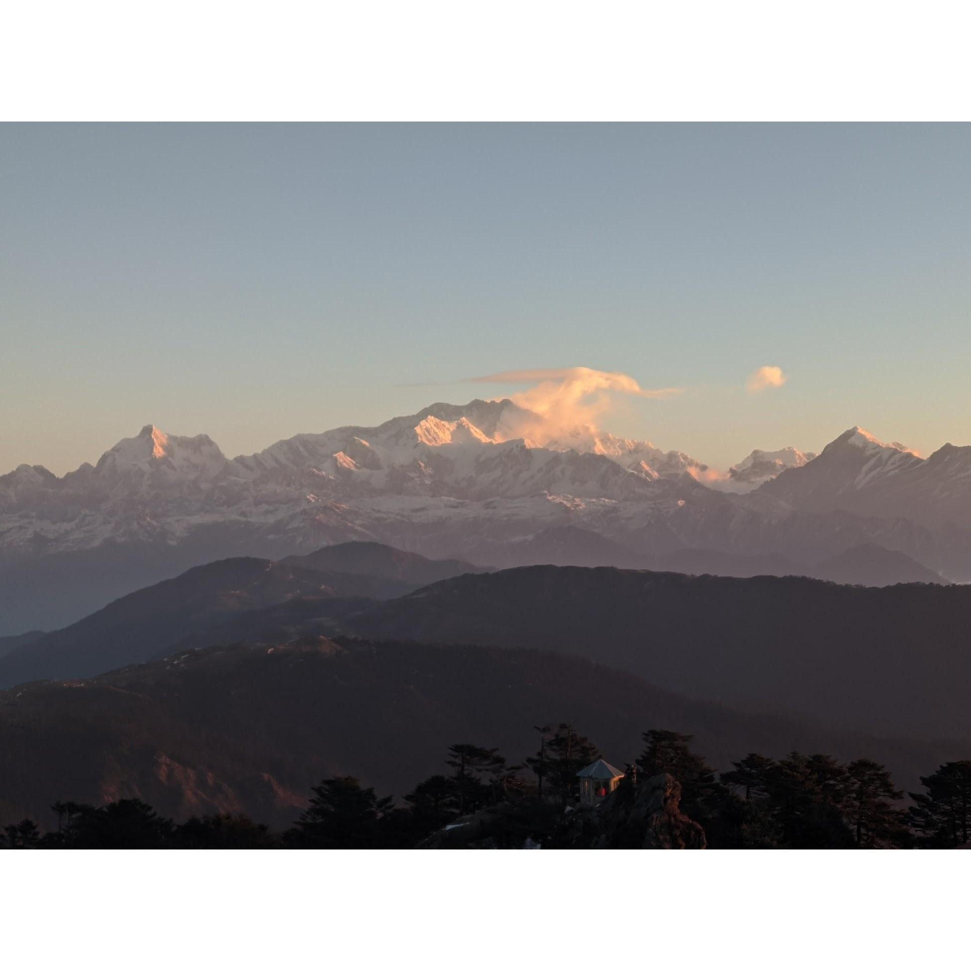 "Sleeping Buddha" as seen from Sandakphu summit. Nose - Kumbhakarna, belly - Kanchenjunga, feet - Goecha and Pandim. March 2020.