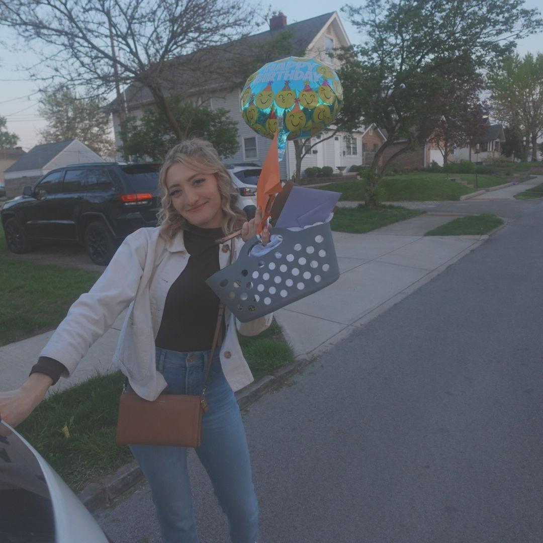 The photo Josh used to hard launch Sara (it was posted on his close friends when she wasn't on it yet, oops!)