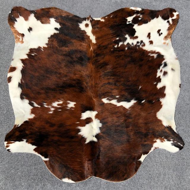 CO3941 – Brown Tricolor Brindle Cowhide Rug