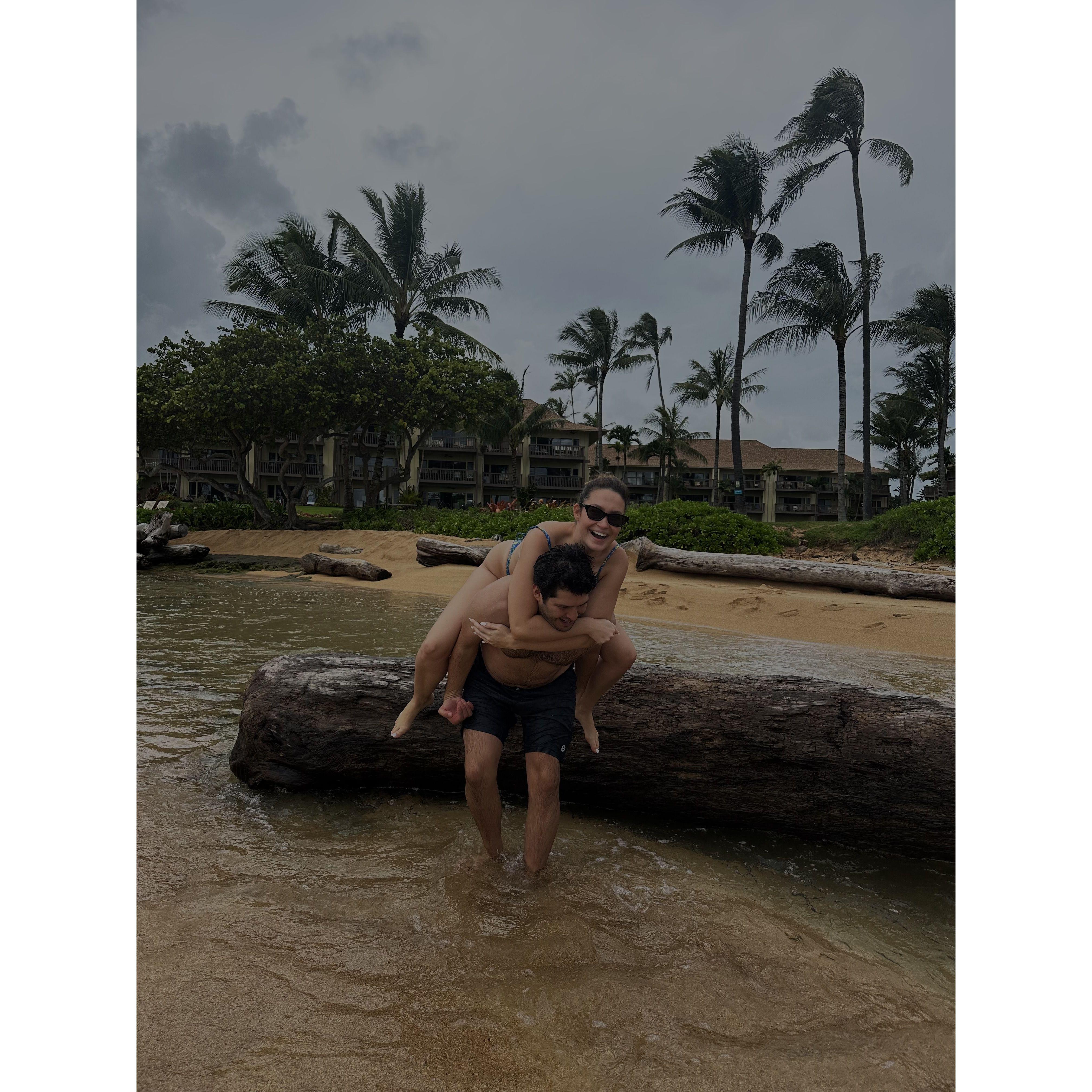 The sunglasses Sopa lost on the Hawaii trip can be pictured here.