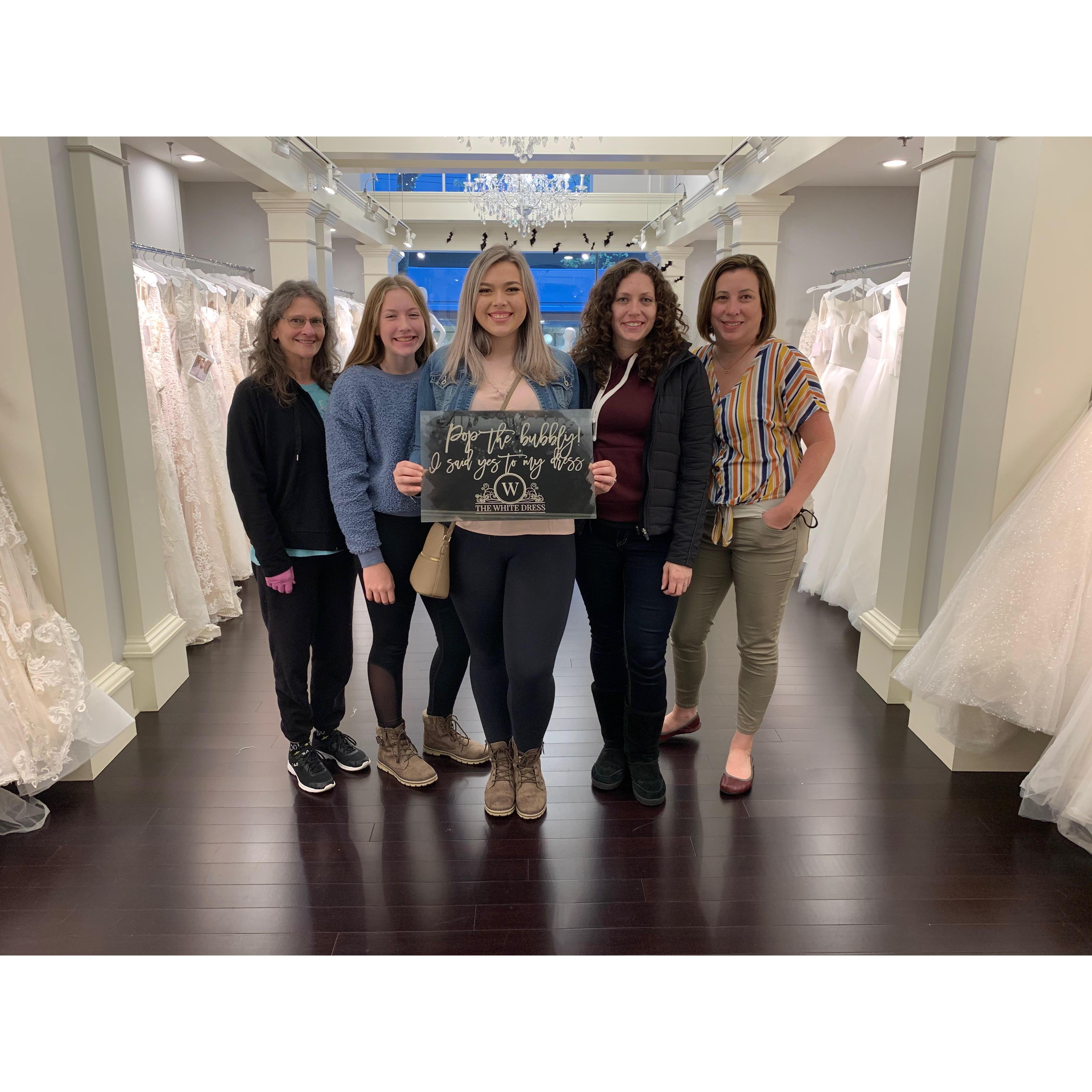 Jasmine saying yes to the dress !