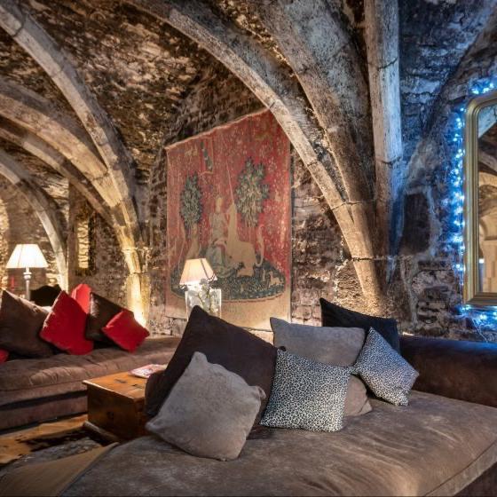 Hotel in Burgundy for our Honeymoon