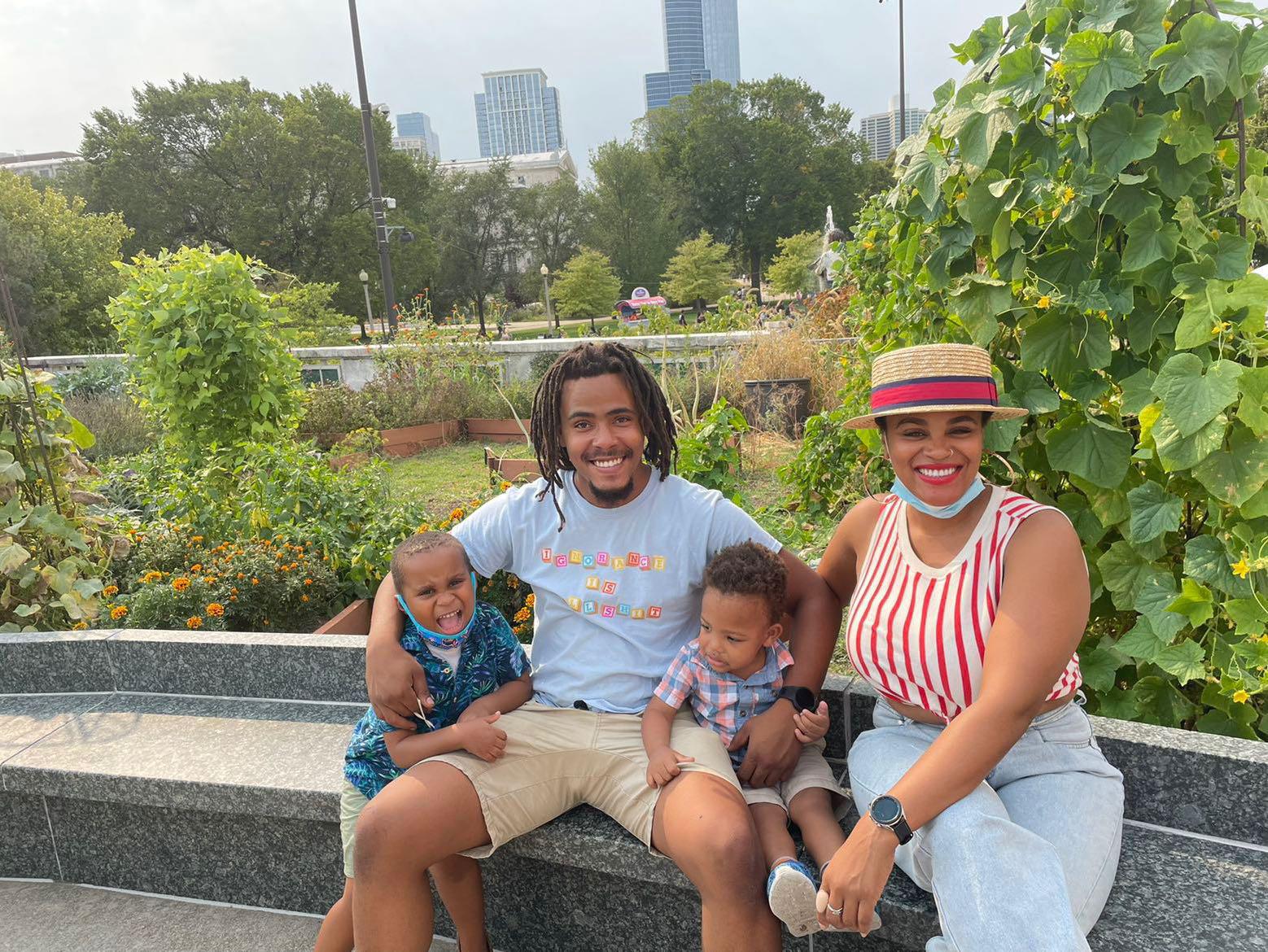 Shedds Aquarium with family