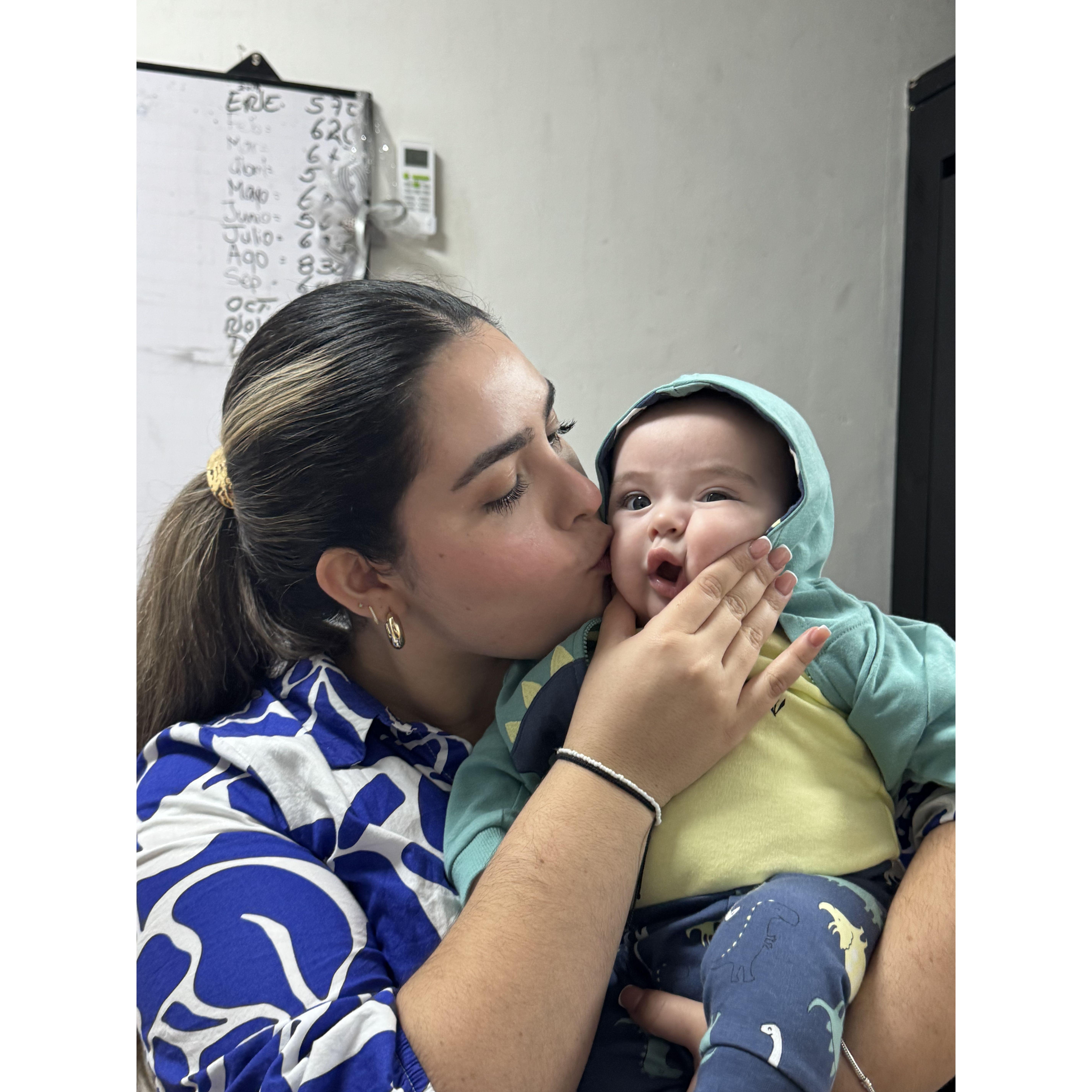 Gaby con el sobrino Willy jr