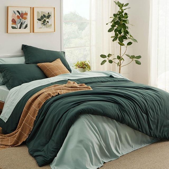 Bedsure Queen Comforter Set - 7 Pieces Forest Green Queen Bedding Set for All Seasons, Boho Contrasting Design Bed in a Bag with Comforter, Sheets, Pillowcases & Shams