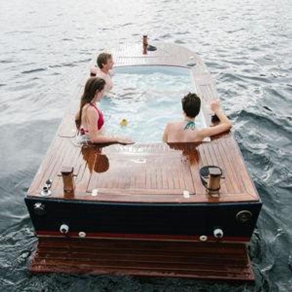 2 hours in a hot tub boat in Seattle!