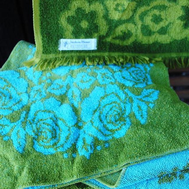 Vintage Green Floral Hand Towel Set 70s Boho Bathroom or Beach