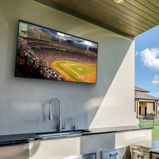 SunBriteTV - Veranda Series 43" Class LED Outdoor Full Shade 4K UHD TV (2018)