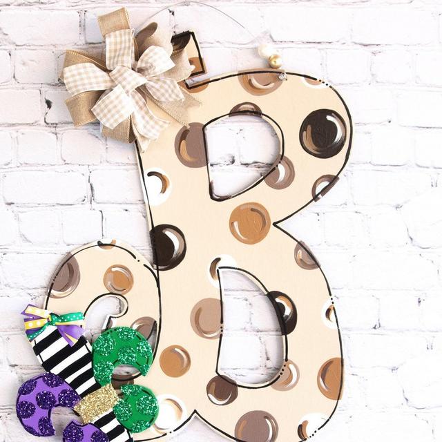 Interchangeable door hanger, door hanger attachments, changeable door hanger, year round door hanger, monogram door hanger, monogram wreath