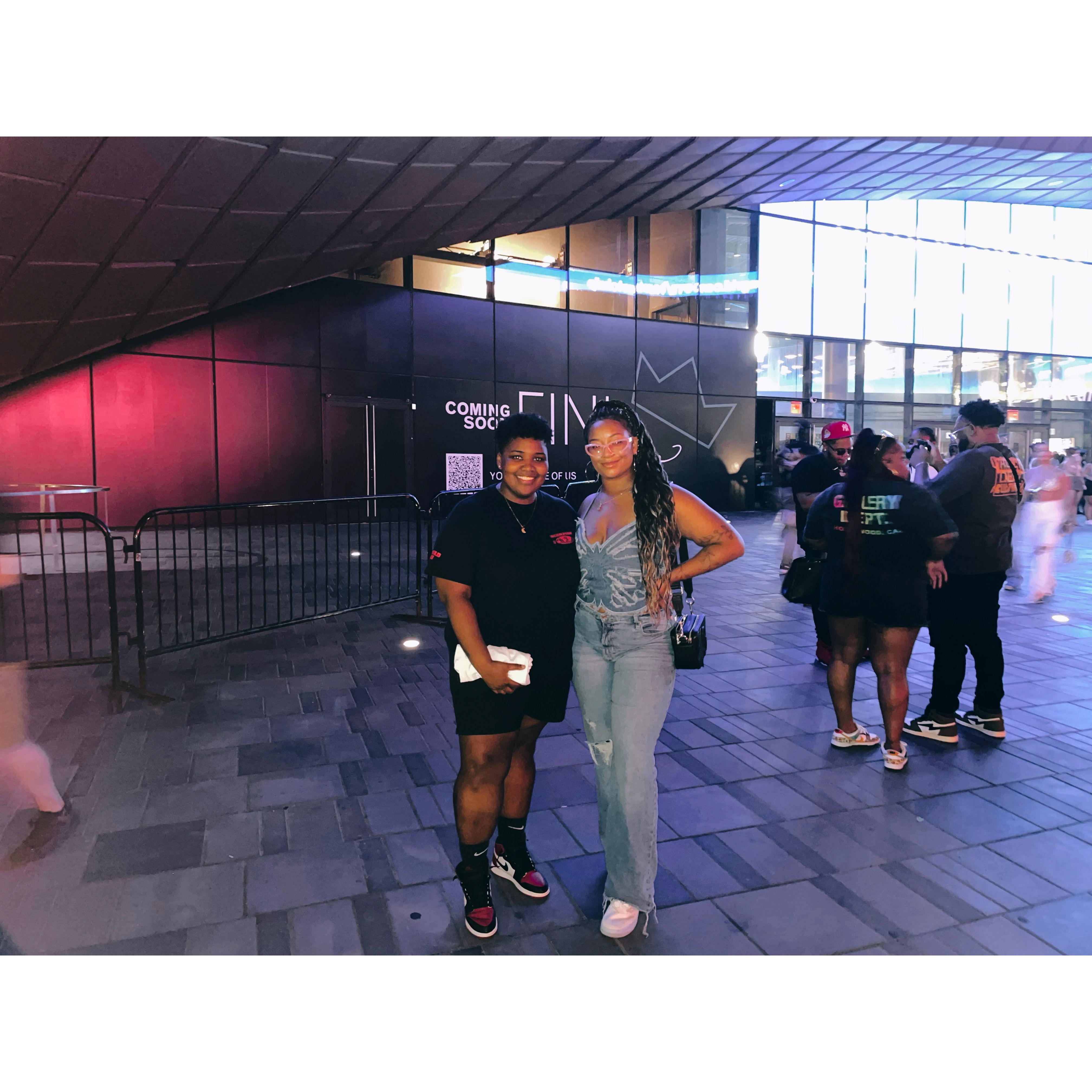 Dom’s 1000th time seeing Drake and my first. A night to remember because I got to see her fan girl over her favorite artist in the world for the first time. If you know Dom, you know she loves Drake.