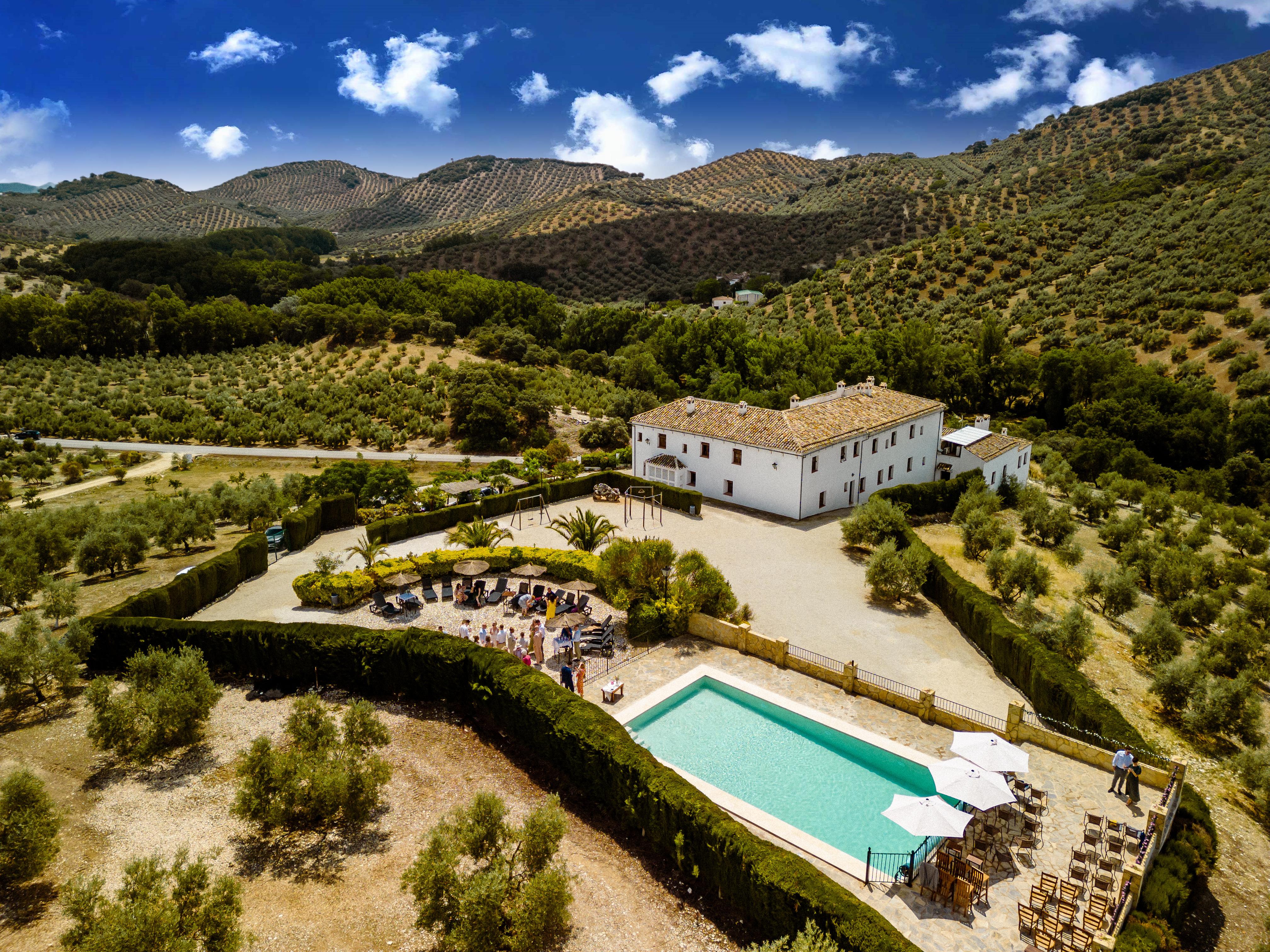 The Wedding Website of Dayanara Martinez and Domonick Almendarez